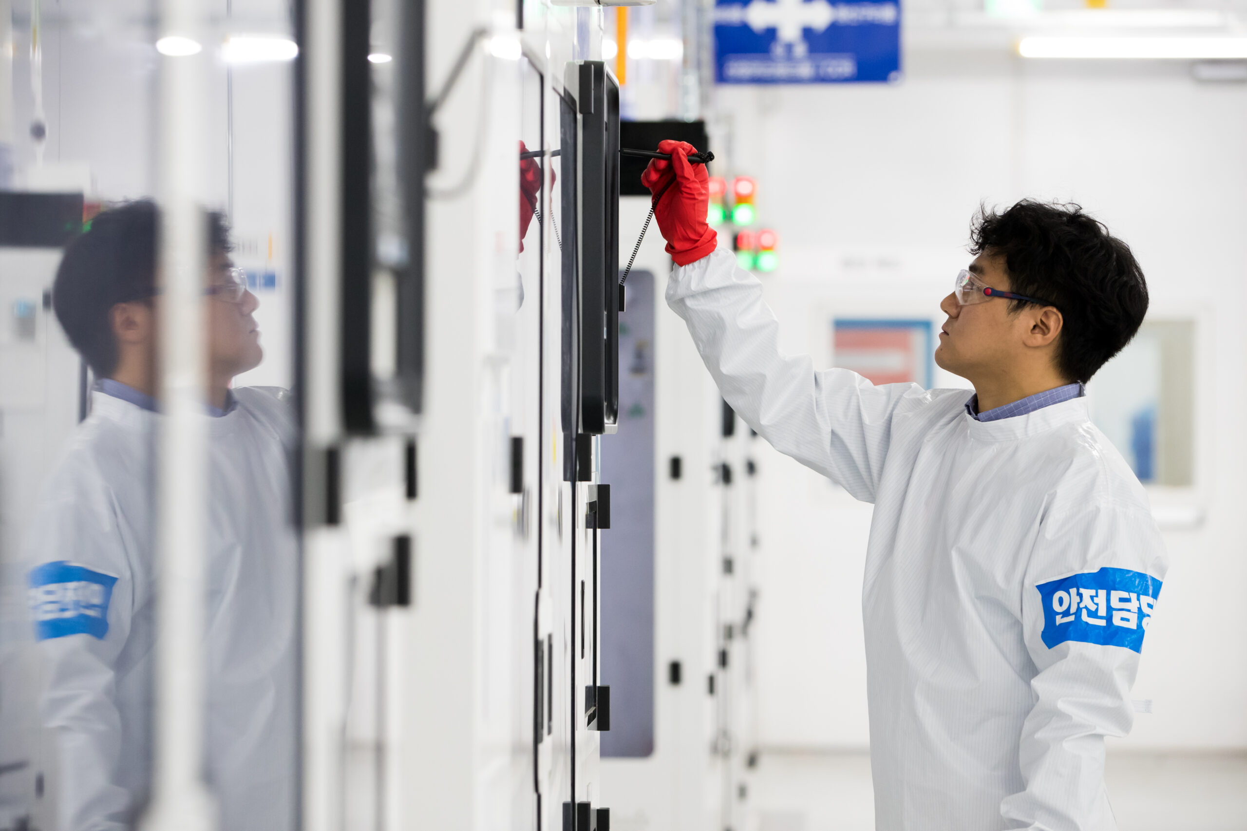 Mistral enters Samsung’s semiconductor stack Mistral enters Samsung’s semiconductor stack